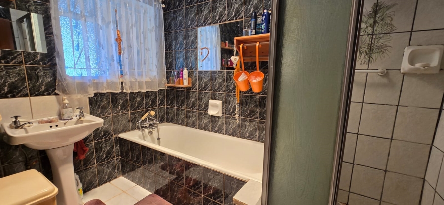 3 Bedroom Property for Sale in Orkney North West